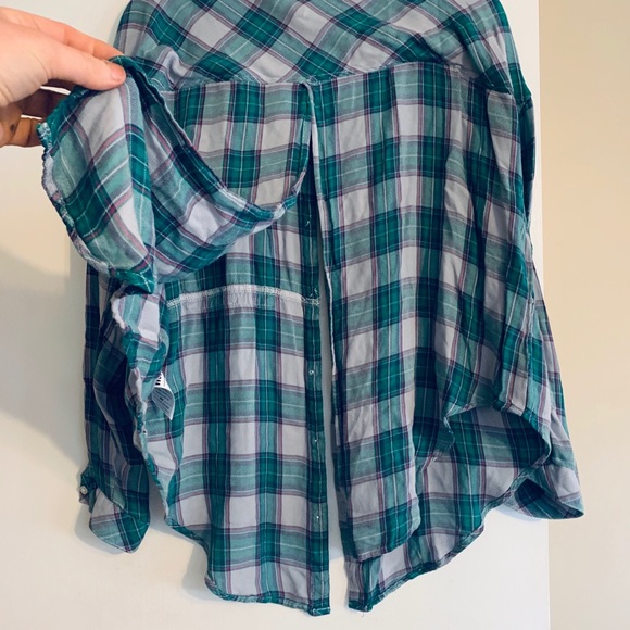Open back flannel pattern blouse - Picture 3 of 3
